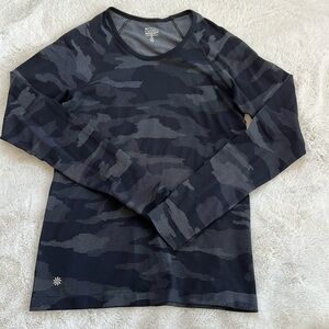 Athleta fitted camo long sleeve shirt. Size M